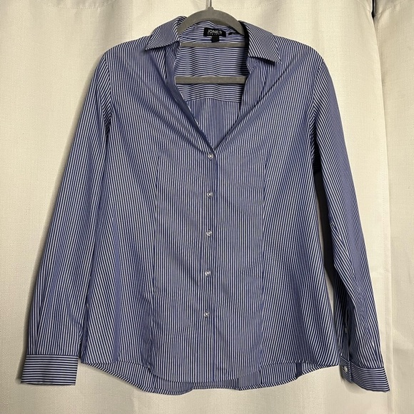 Jones New York Blue and White Striped Easy-Care Button-Up Shirt Small - Picture 4 of 11